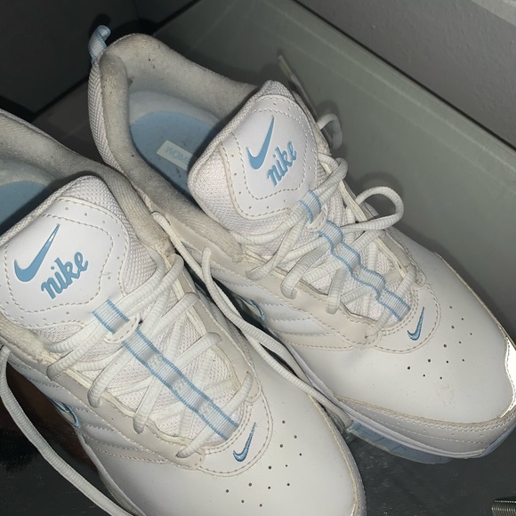 Nike Dad Sneakers - Picture 3 of 6